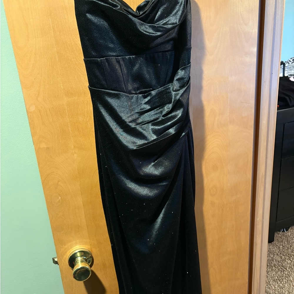 Windsor Strapless Black Gown